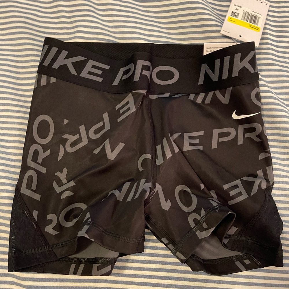 Brand new Nike women’s training shorts
